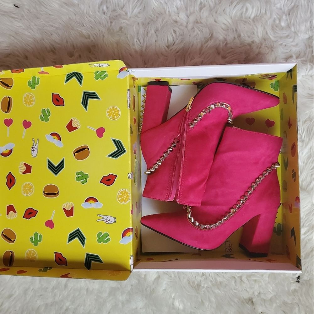 Pink stud boots